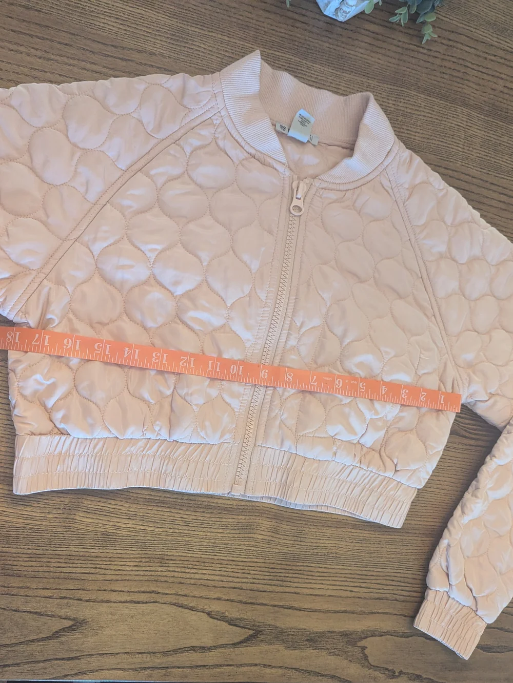EUC Forever 21 Womens Medium Peach Cropped Quilted Bomber Jacket